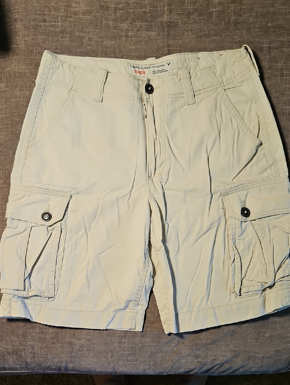 American Eagle Outfitters Men's Khaki Cargo Shorts